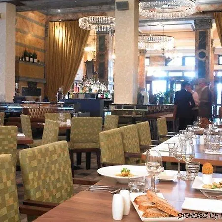 Club Quarters Hotel Trafalgar Square, London 